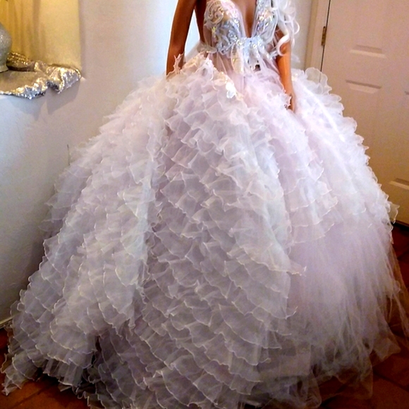 "BELLADONNA Iridescent Lace Ruffle White Wedding Ballgown Set - Picture 8 of 14